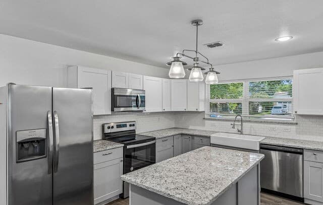 3-bedroom rental at 406 Stockton Dr in San Antonio, TX — photo 5