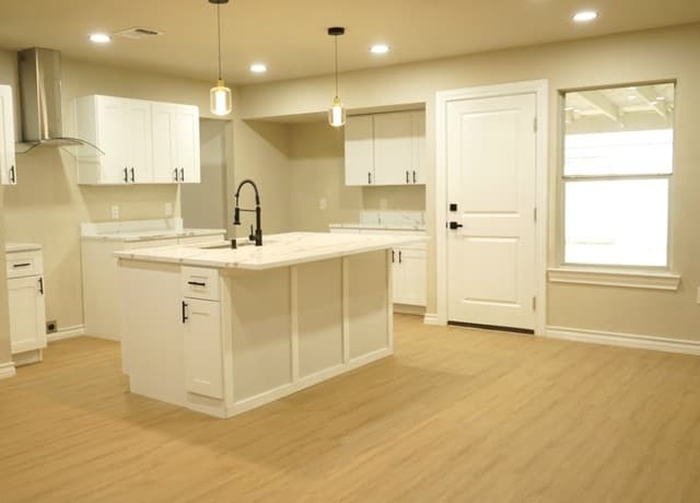 3-bedroom rental at 367 Concio St in San Antonio, TX — photo 3