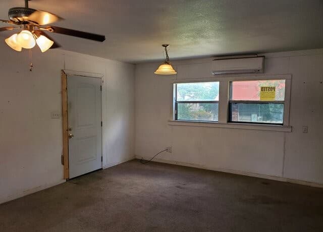 2-bedroom rental at 616 Albert in San Antonio, TX — photo 2