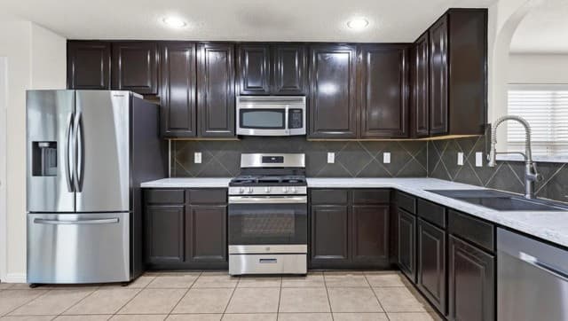 4-bedroom rental at 2730 Brighton Park in Converse, TX — photo 3