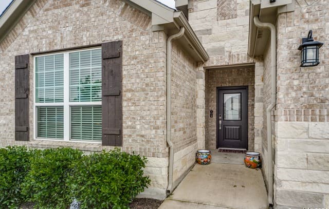 4-bedroom rental at 7604 Pecos Rdg in Boerne, TX — photo 4
