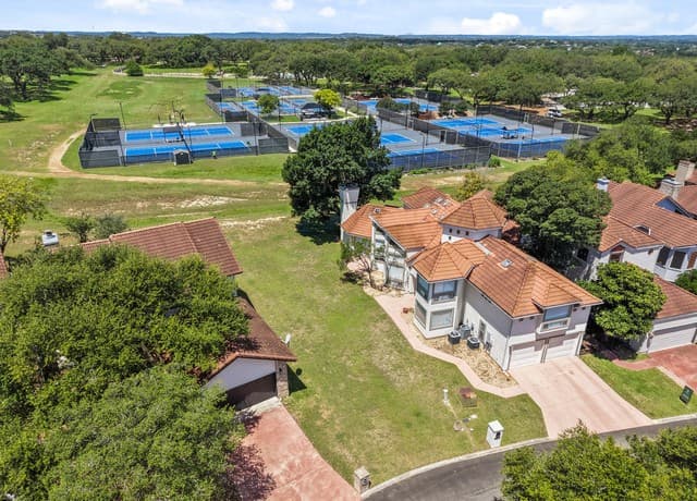 rental at 29431 Summit Ridge Dr in Fair Oaks Ranch, TX — photo 4