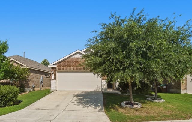 3-bedroom rental at 8429 Lamus Wheel in San Antonio, TX — photo 1