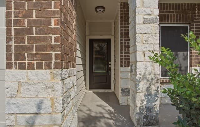 3-bedroom rental at 8429 Lamus Wheel in San Antonio, TX — photo 2