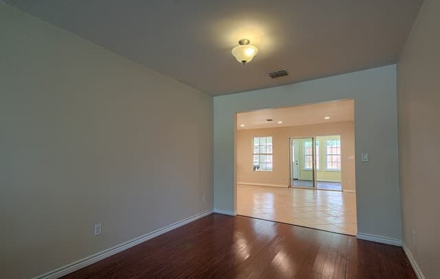 4-bedroom rental at 607 Rexford Dr in San Antonio, TX — photo 3