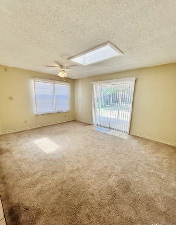 3-bedroom rental at 14810 Ridge Hill Dr. in San Antonio, TX — photo 5