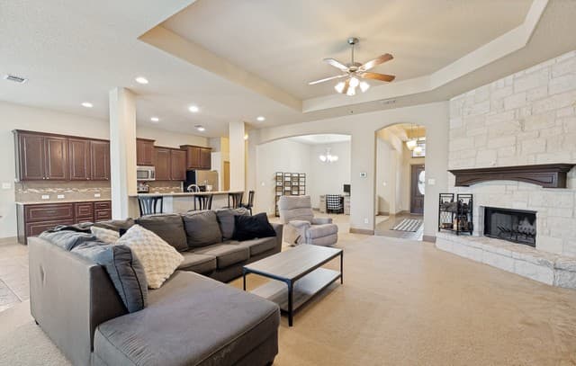3-bedroom rental at 21611 Seminole Oaks in San Antonio, TX — photo 5