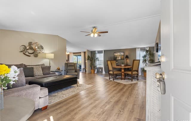 4-bedroom rental at 339 County Road 5631 in Castroville, TX — photo 2