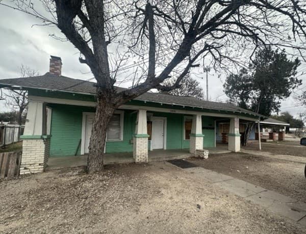 rental at 5408 S Flores St in San Antonio, TX — photo 1