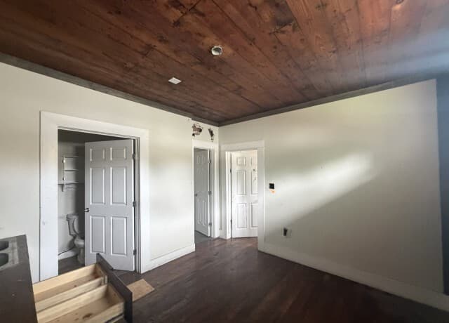 rental at 5408 S Flores St in San Antonio, TX — photo 4
