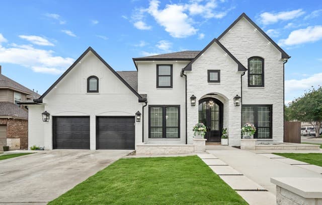 5-bedroom rental at 25519 Stormy Rock in San Antonio, TX — photo 2