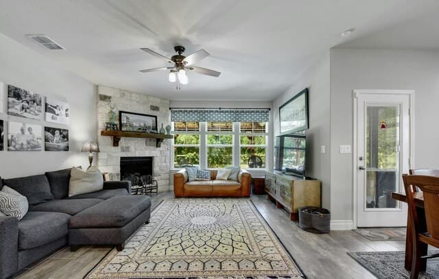 4-bedroom rental at 9113 Sunpool in Schertz, TX — photo 3