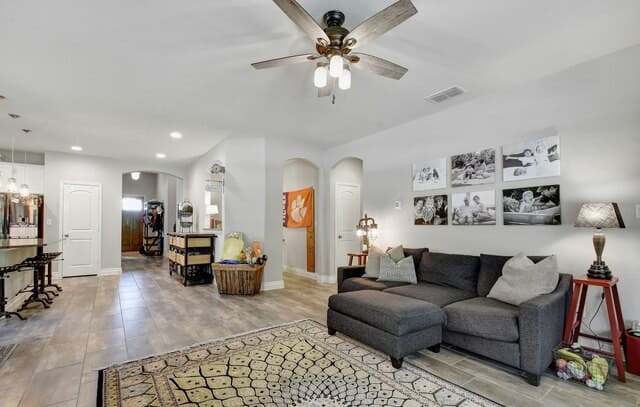 4-bedroom rental at 9113 Sunpool in Schertz, TX — photo 4