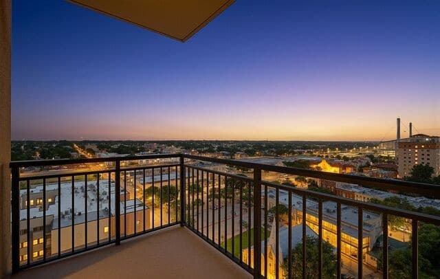 1-bedroom rental at 215 Center St Unit 1205 in San Antonio, TX — photo 1