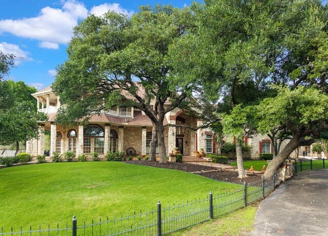 4-bedroom rental at 8040 Rolling Acres Trail in Fair Oaks Ranch, TX — photo 1
