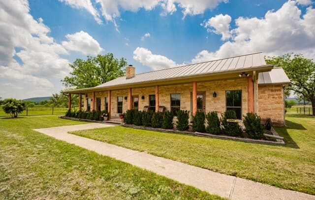 4-bedroom rental at 2657 West Sabinal Road in Utopia, TX — photo 1