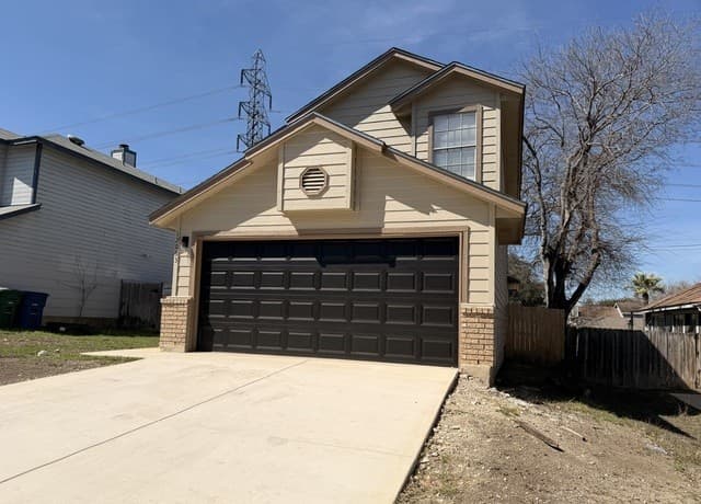 3-bedroom rental at 12063 Stoney Summit in San Antonio, TX — photo 2
