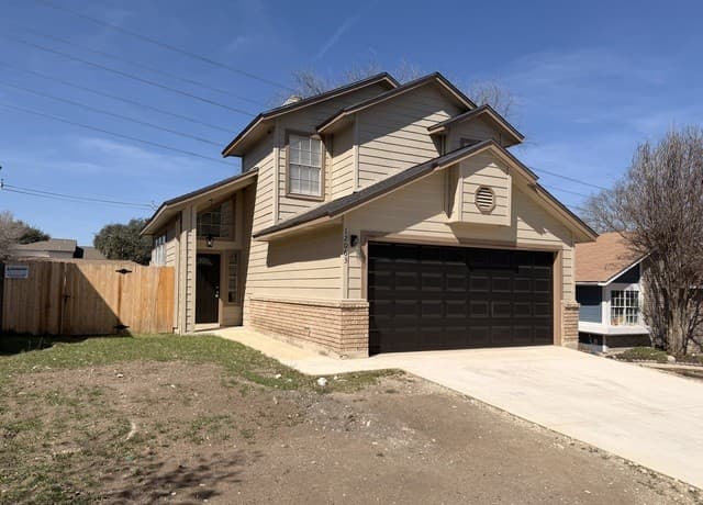 3-bedroom rental at 12063 Stoney Summit in San Antonio, TX — photo 3