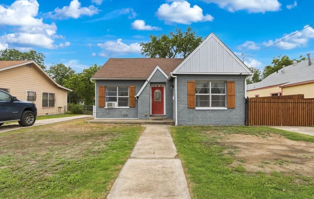 3-bedroom rental at 755 Kirk Pl in San Antonio, TX — photo 1