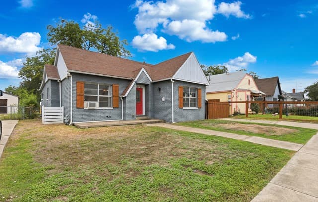 3-bedroom rental at 755 Kirk Pl in San Antonio, TX — photo 3