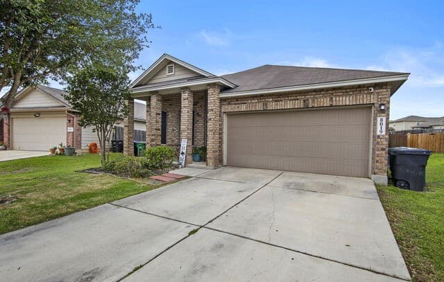 3-bedroom rental at 8019 Vega Horizon in San Antonio, TX — photo 3