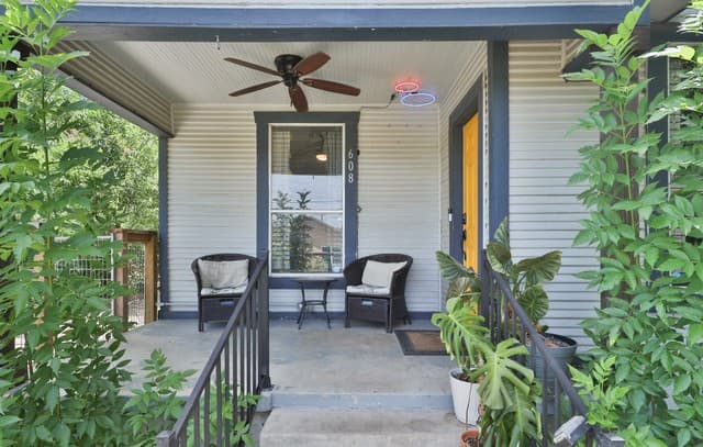 2-bedroom rental at 608 Kentucky in San Antonio, TX — photo 1