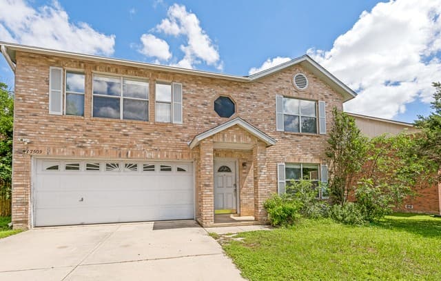 4-bedroom rental at 17503 Sapphire Rim Dr in San Antonio, TX — photo 1