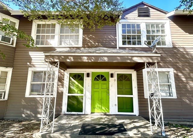 1-bedroom rental at 425 Maverick Street Unit 8 in San Antonio, TX — photo 3