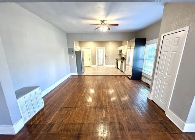 1-bedroom rental at 502 E Laurel Unit 1 in San Antonio, TX — photo 5