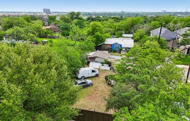 3-bedroom rental at 8101 & 8103 Janda Susan Rd in San Antonio, TX — photo 3
