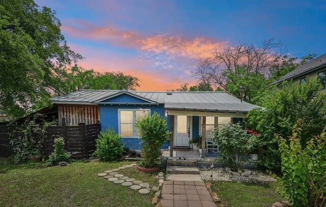 3-bedroom rental at 8101 & 8103 Janda Susan Rd in San Antonio, TX — photo 5