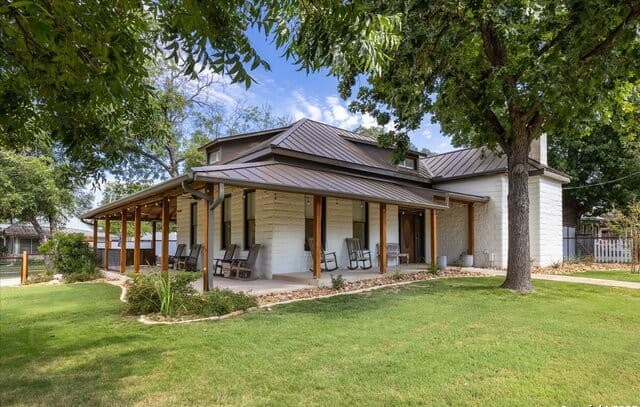 3-bedroom rental at 504 6th in Comfort, TX — photo 1