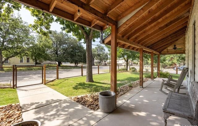 3-bedroom rental at 504 6th in Comfort, TX — photo 5