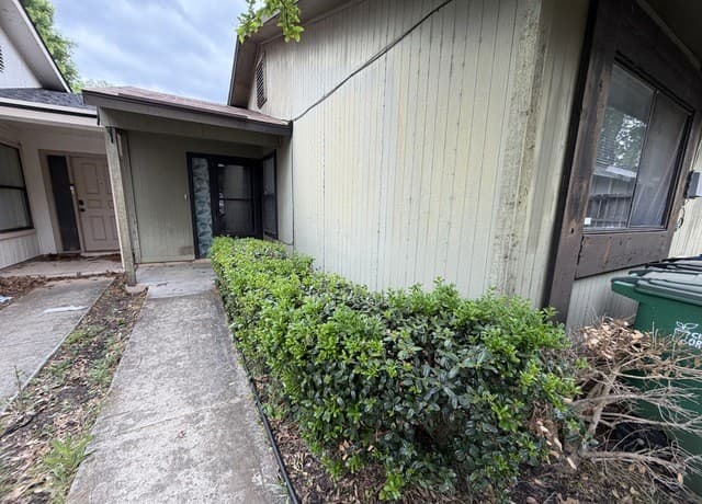 3-bedroom rental at 11814 Ocean Spgs in San Antonio, TX — photo 1