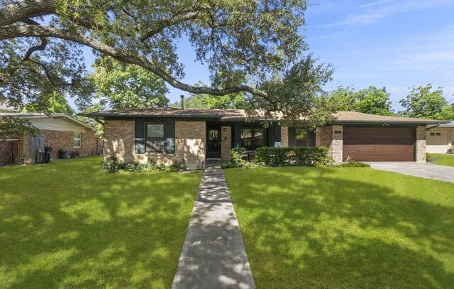 3-bedroom rental at 8607 Sagebrush Ln in San Antonio, TX — photo 3