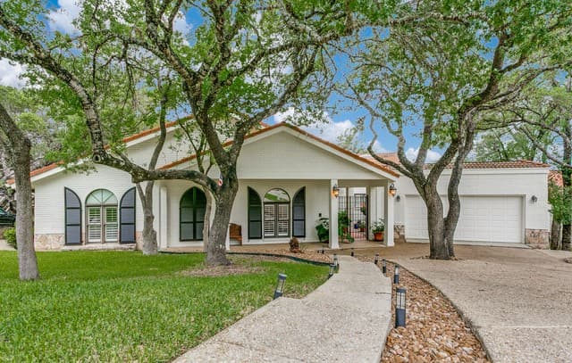 5-bedroom rental at 29341 No Le Hace in Fair Oaks Ranch, TX — photo 1