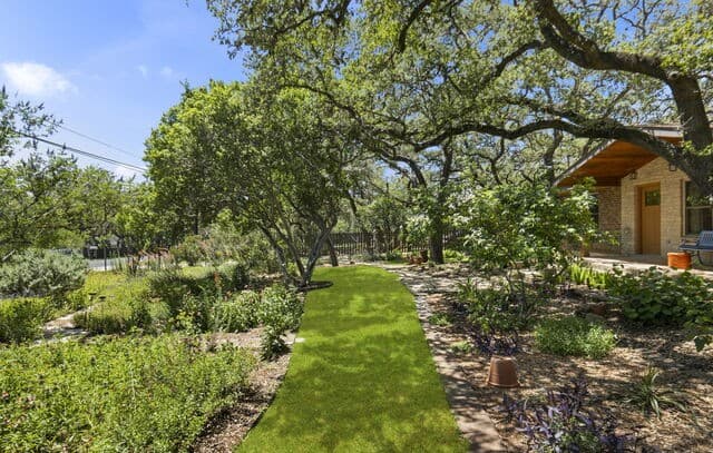 3-bedroom rental at 8627 Flint Rock Dr in Boerne, TX — photo 3