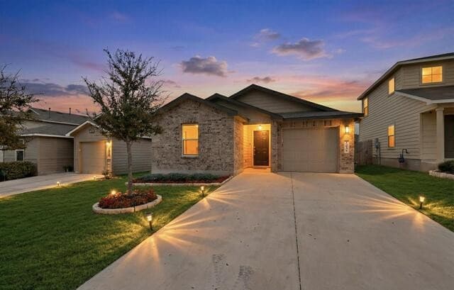 3-bedroom rental at 1035 Cozumel Emerald in San Antonio, TX — photo 2