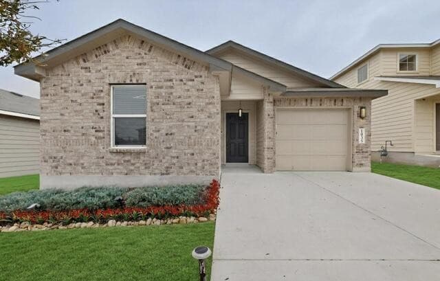 3-bedroom rental at 1035 Cozumel Emerald in San Antonio, TX — photo 3