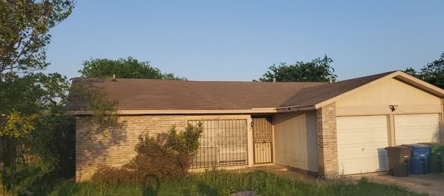 3-bedroom rental at 8982 Old Sky in San Antonio, TX — photo 2