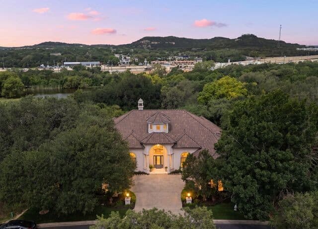 3-bedroom rental at 43 Champions Lane in San Antonio, TX — photo 1