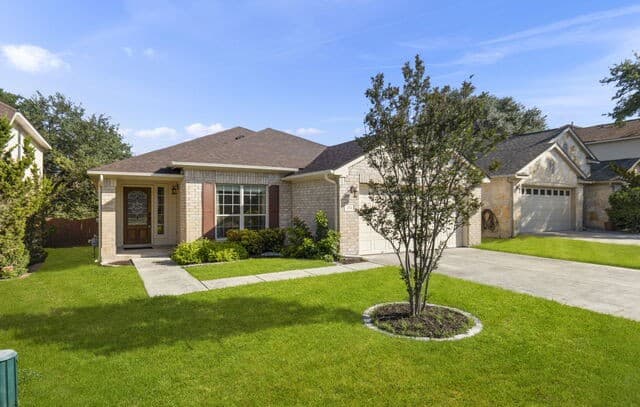 4-bedroom rental at 2111 Mountain Mist in San Antonio, TX — photo 1