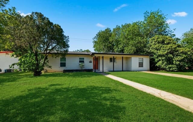 3-bedroom rental at 258 Antrim Dr in San Antonio, TX — photo 2