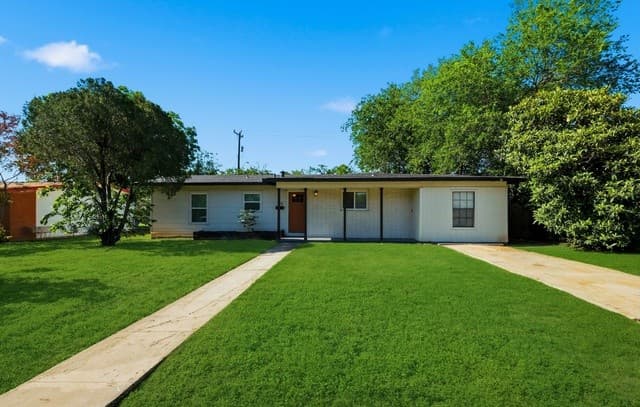 3-bedroom rental at 258 Antrim Dr in San Antonio, TX — photo 4