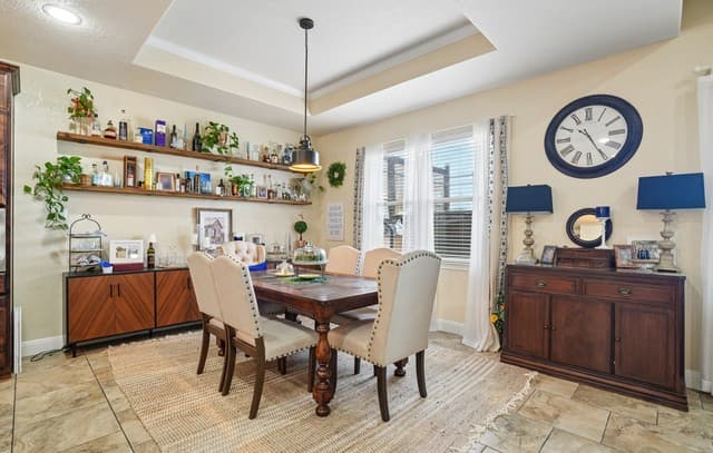 4-bedroom rental at 137 Fairway Dr in Floresville, TX — photo 3