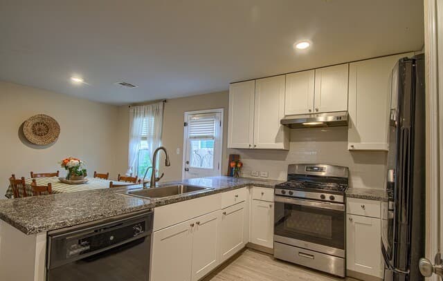 3-bedroom rental at 7111 Cultivator Way in San Antonio, TX — photo 3