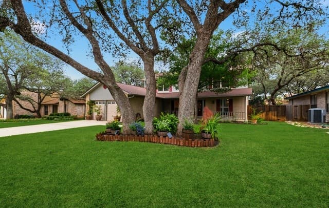 4-bedroom rental at 4206 Tall Elm Woods in San Antonio, TX — photo 2