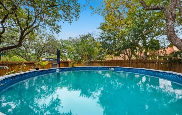 4-bedroom rental at 4206 Tall Elm Woods in San Antonio, TX — photo 5