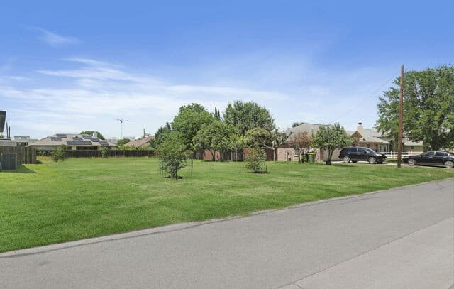 rental at 8497 Ventura Blvd in Selma, TX — photo 2