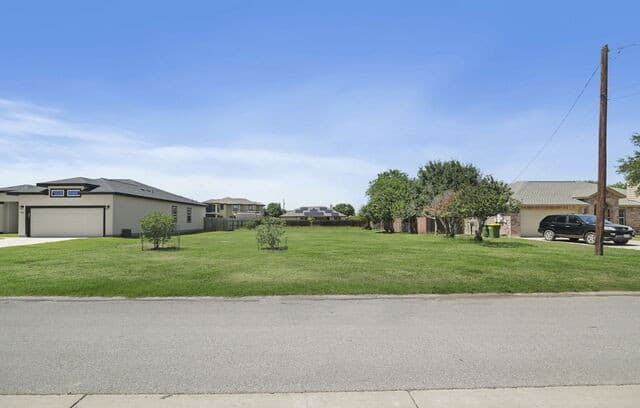 rental at 8497 Ventura Blvd in Selma, TX — photo 3